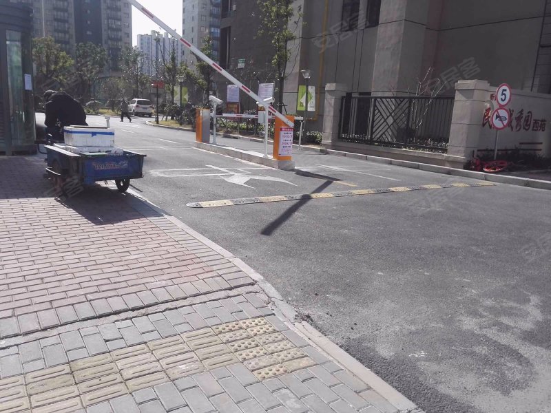 民乐城秀园西苑 