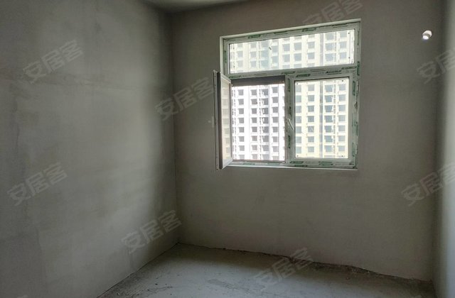 御湖湾3室2厅115㎡96万二手房图片
