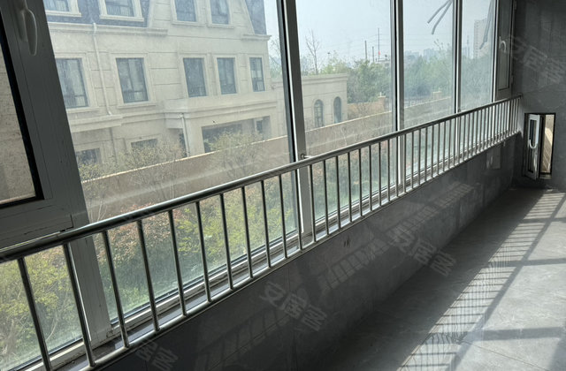 恒玺书苑4室2厅170㎡143万二手房图片