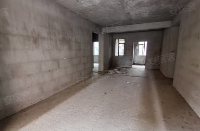 皇室名著3室2厅125㎡42万二手房图片