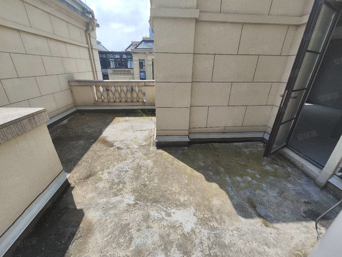 海樾府排屋中间套大花园房东诚意卖带三个车位随时看房