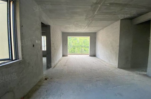 东江景苑4室2厅135㎡46.8万二手房图片