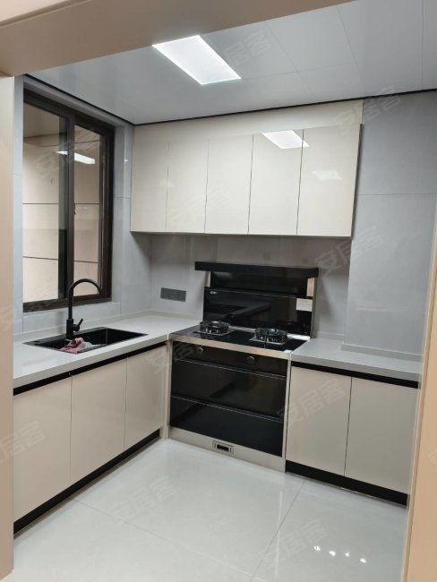 宁国高端小区观澜府人车分流前后糸统落地窗高档家装的婚房