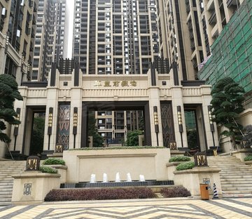 华丰前海湾(一期) 装修好 满五   电梯房 朝向好