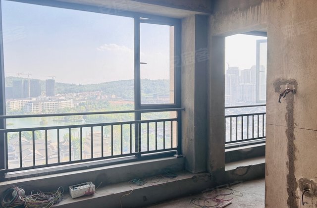 福地半岛艺丰广场3室2厅92㎡61万二手房图片