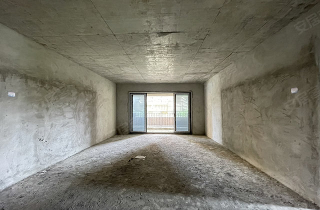 金山名城4室2厅174㎡83.8万二手房图片