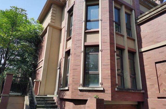 联发瞰青源墅5室3厅299㎡380万二手房图片