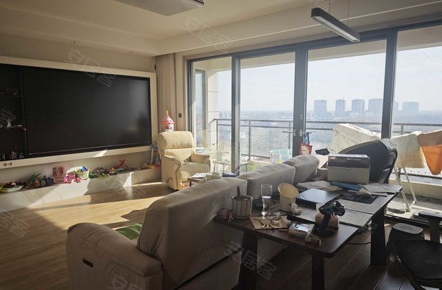 崛起翎云府3室1厅139.4㎡138万二手房图片