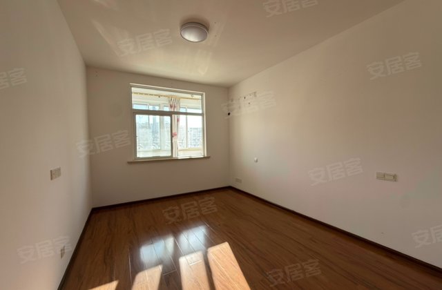 景都小区3室2厅136㎡75万二手房图片