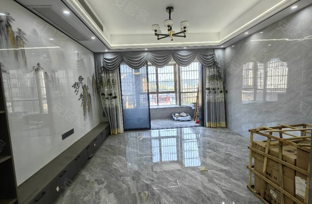 朝阳学府4室2厅132㎡108万二手房图片