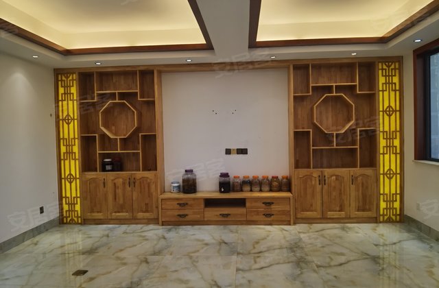 逸安居花园4室2厅230㎡70万二手房图片