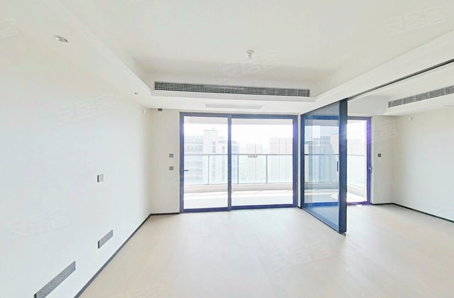 万科青藤公园4室2厅135㎡179.9万二手房图片