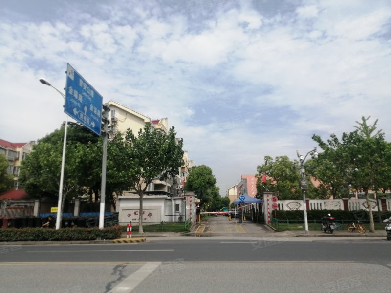 金鹤新城中虹华苑 