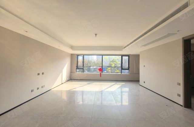 万科松湖天地4室2厅152㎡155万二手房图片