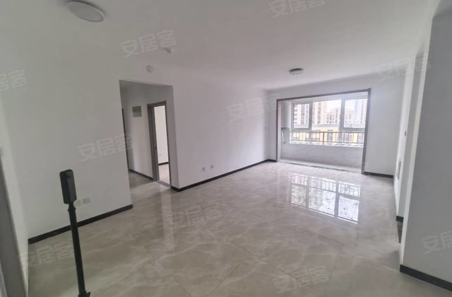 贸易大厦西片区回迁小区4室2厅145㎡62万二手房图片