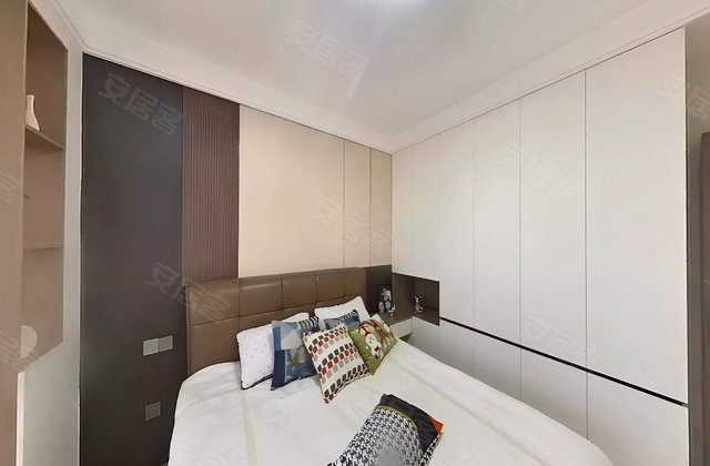 金岸国际3室2厅114㎡68万二手房图片