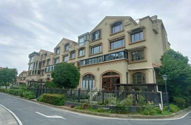 荣正山水半岛(别墅)4室2厅213㎡168万二手房图片