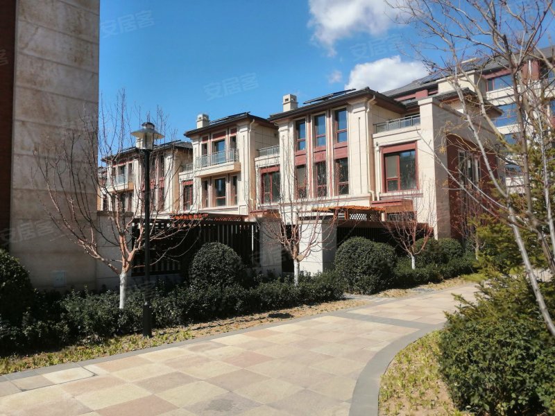 领秀翡翠山(别墅)