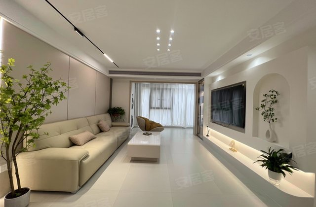 楚天都市御湖一品4室2厅140㎡86.5万二手房图片