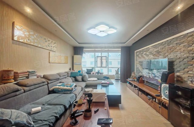 圣荣广场3室2厅139㎡43.8万二手房图片