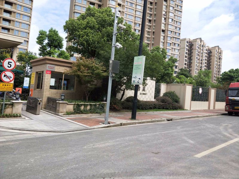 日月光伯爵天地鼎固君庭 