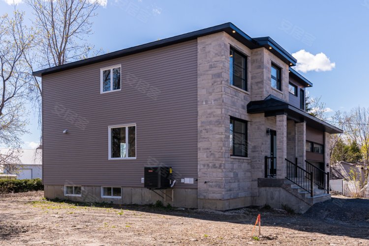加拿大约¥574万CanadaLaval1110 Rg St-Antoine住二手房公寓图片