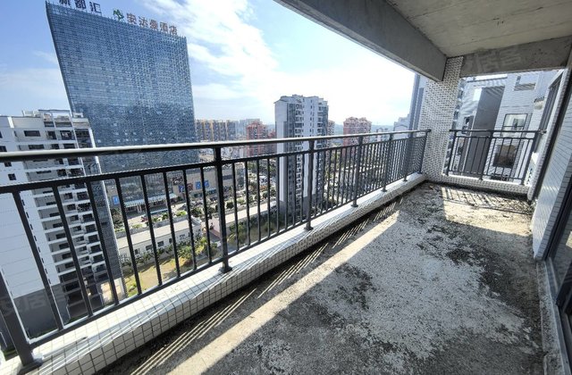 御品缔景湾4室2厅143㎡78.8万二手房图片