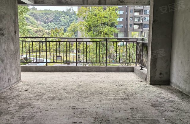 江山府翰林4室2厅139.28㎡51万二手房图片