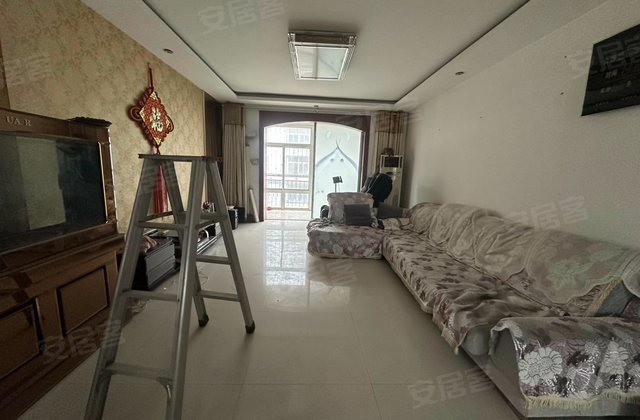 阳光公寓3室2厅147㎡55.9万二手房图片