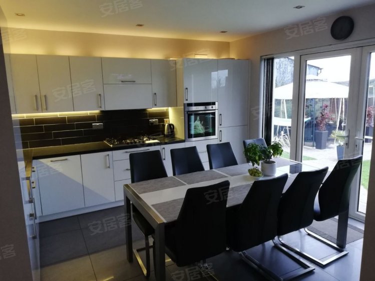 爱尔兰约¥153万Fantastic Home and Business Opportunity, Carrick-o二手房公寓图片