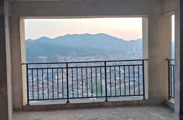 中南名门3室2厅128㎡62.8万二手房图片