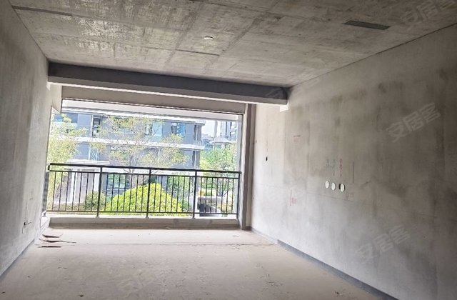 人才公寓4室2厅172㎡155万二手房图片
