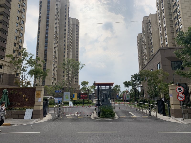 练祁佳城永泰嘉苑(615弄) 