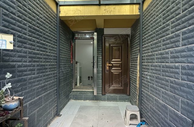 在水一方3室3厅200㎡164.8万二手房图片