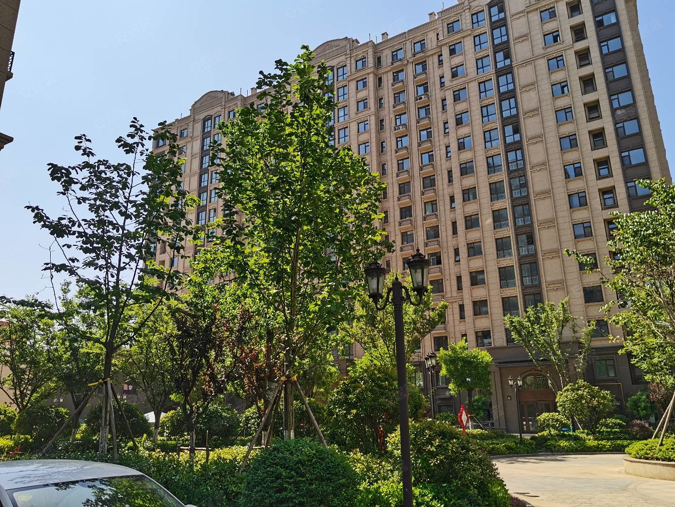 德馨园好楼层舒适三居室小区门口两个公园近东方城