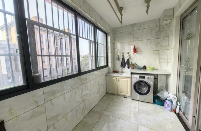 金大地悦府3室2厅95㎡56.8万二手房图片