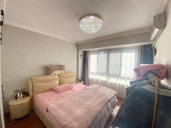 柳南万达 南俪首座全新精装3房 急售 只卖毛坯价