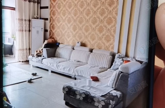 恒旺翡翠龙城3室2厅138㎡60万二手房图片