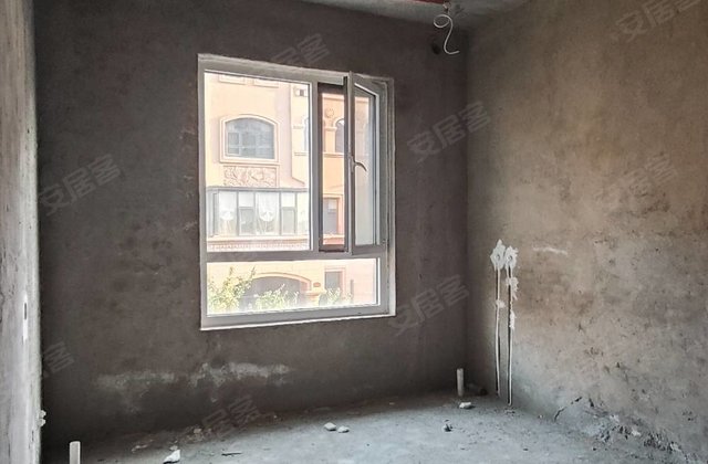 泰和兴龙湾6室2厅368㎡226万二手房图片