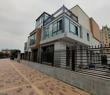 海伦堡珍珠湾花园(别墅) 独栋 一线湖景边上院子200平诚售