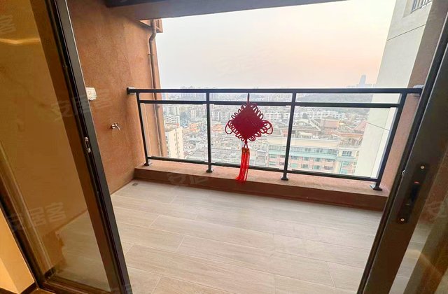 中港顺芯台4室2厅114㎡85万二手房图片