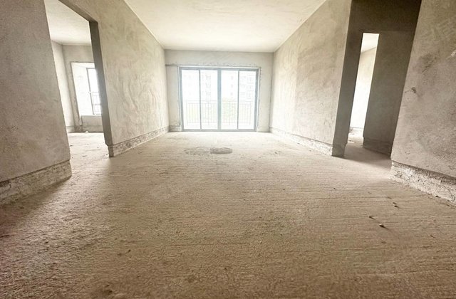 筠州花园二区南园4室2厅133㎡68万二手房图片