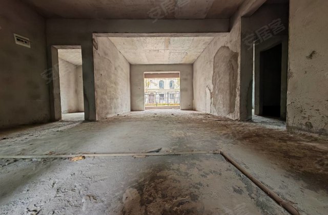 御湖花园4室2厅135㎡65万二手房图片