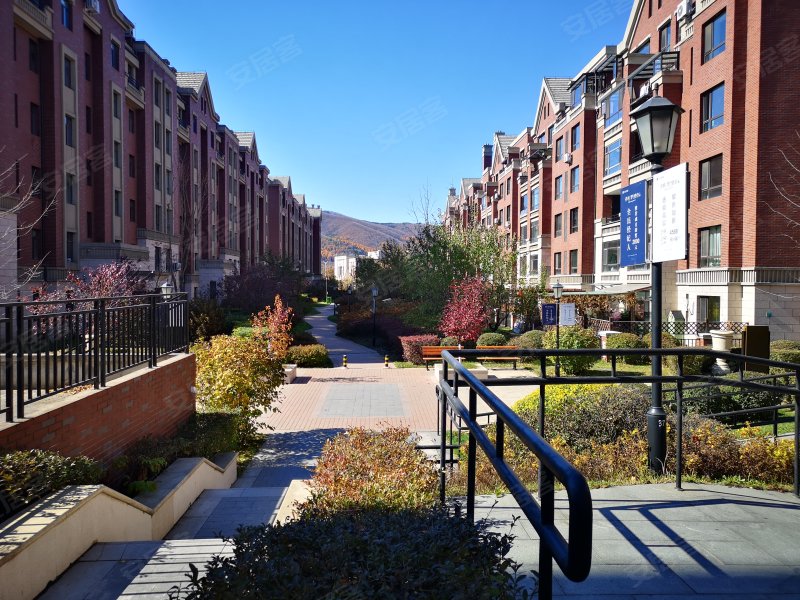 保利罗兰香谷一期