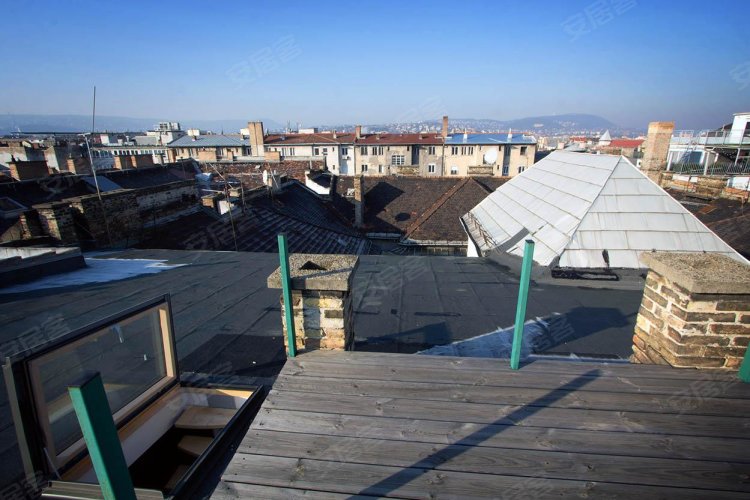 匈牙利约¥314万大型风格公寓，带私人屋顶露台在布达佩斯二手房公寓图片