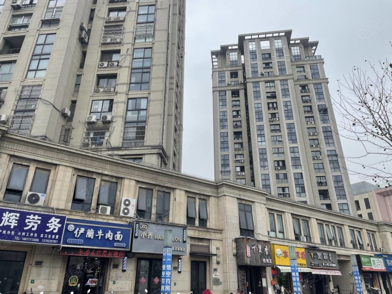 绿地昌吉名邸新里米兰公寓