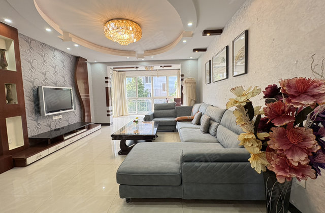 龙锦家园3室2厅129.53㎡45万二手房图片