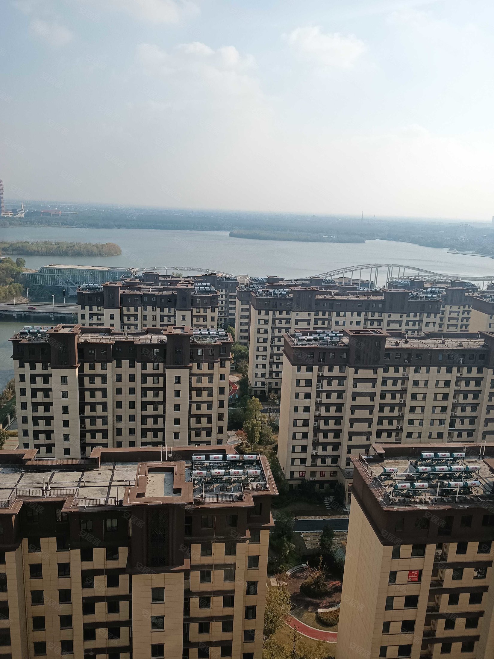 龙游湖壹号1296平方米116万毛胚房