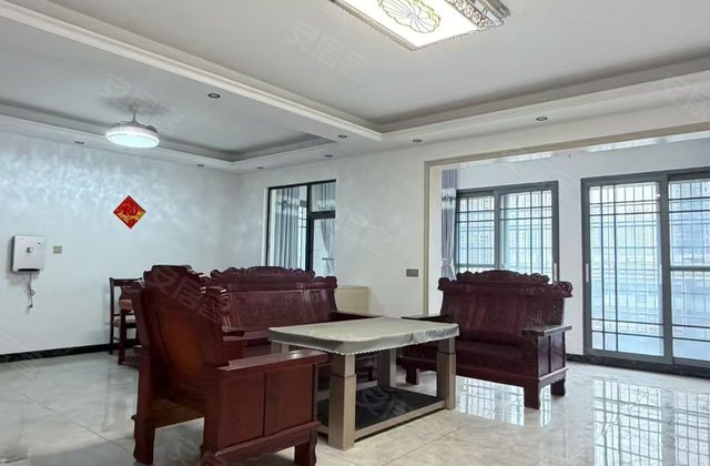 恒顺世家4室2厅135㎡59.8万二手房图片