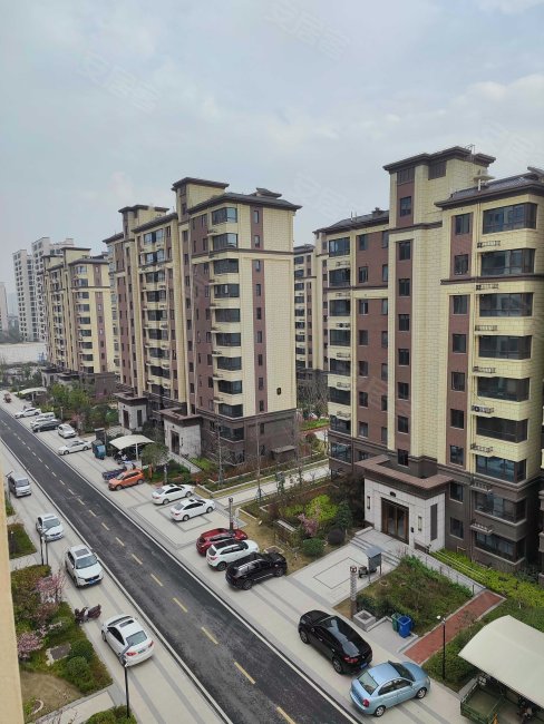 锦华园3室2厅1卫